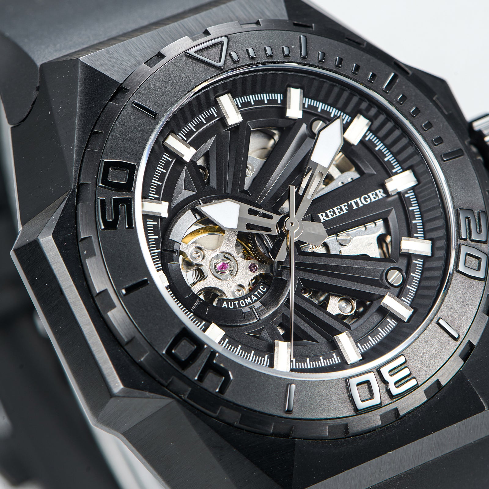 Reef Tiger Black Shark RGA6903-S Diving Automatic Mechanical Watches For Men - Seiko NH70A Automatic Movement Wristwatches