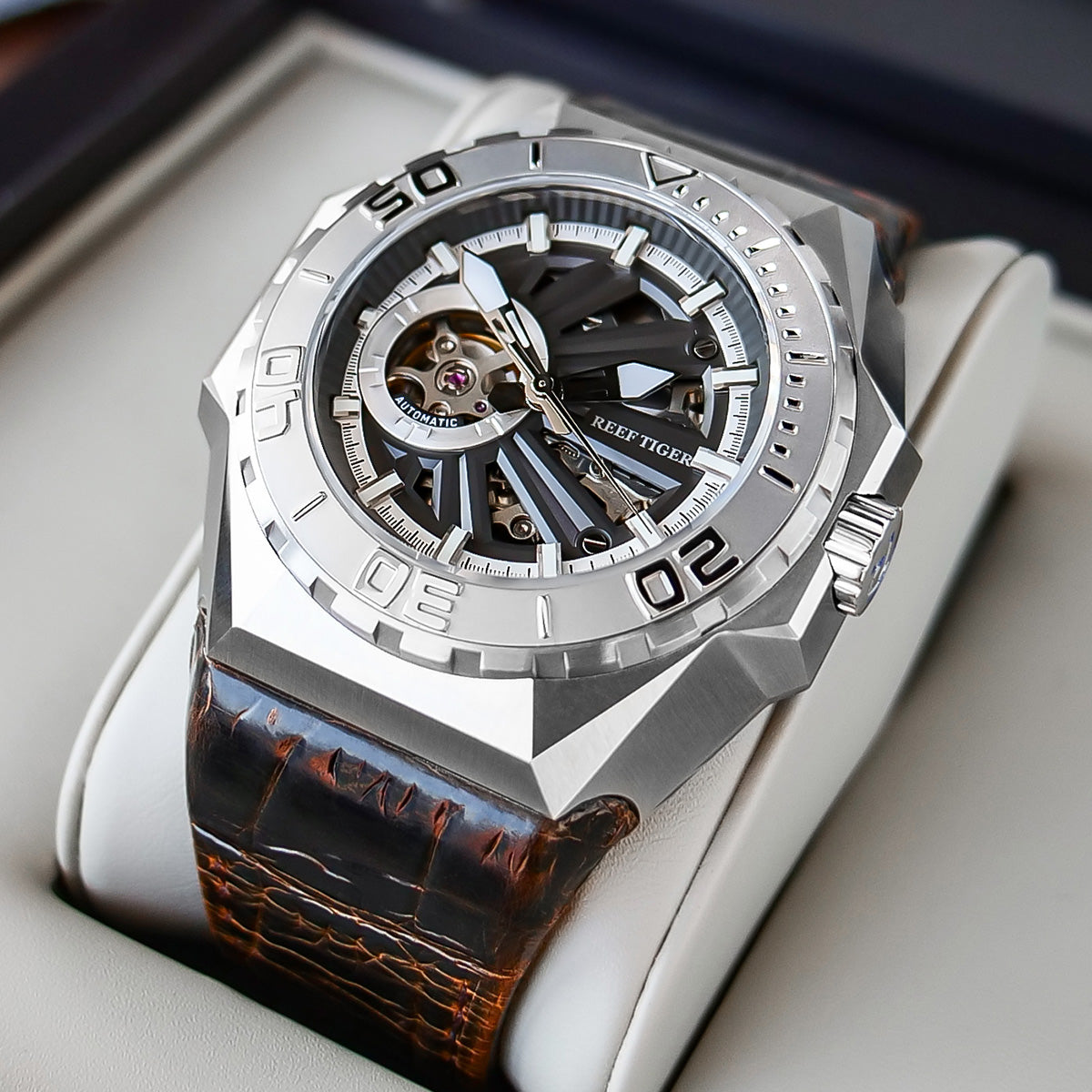 Reef Tiger Black Shark RGA6903-S 43mm Luxury Dive Skeleton Watch - NH70A Automatic Mechanical Movement Watches For Men