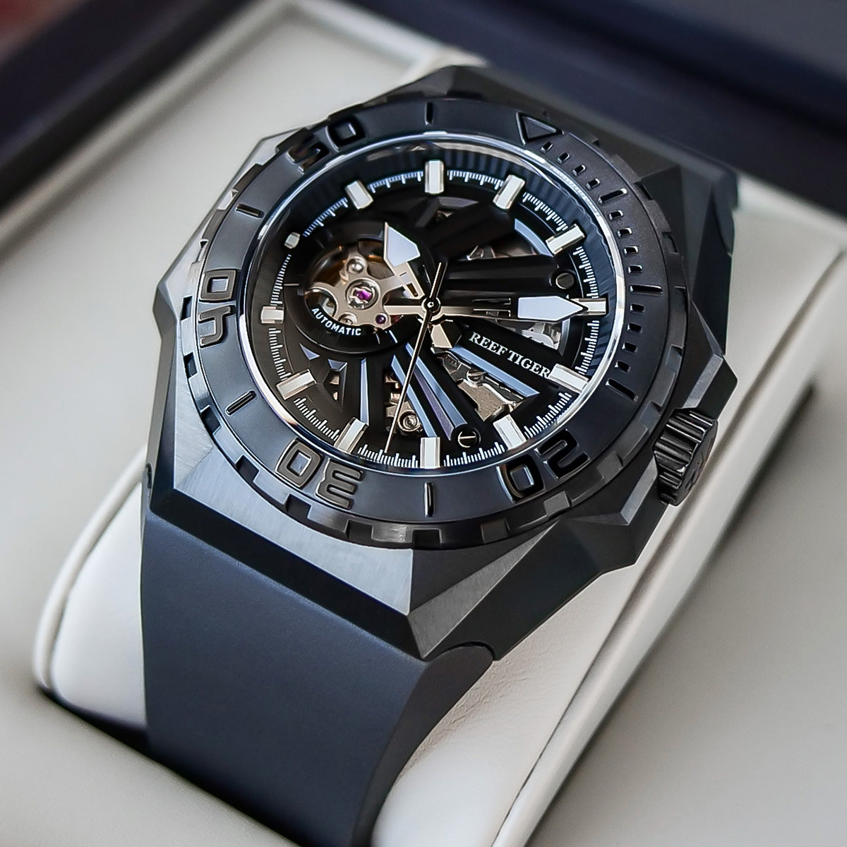 Reef Tiger Black Shark RGA6903-S Diving Automatic Mechanical Watches For Men - Seiko NH70A Automatic Movement Wristwatches
