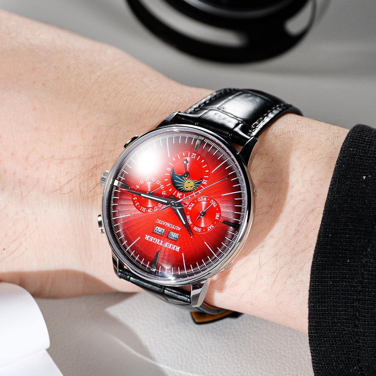 Red Dial Automatic Multifunctional Day/Date Moon phase Watch For Men - REEF TIGER RGA8218 Vintage Business Wristwatch