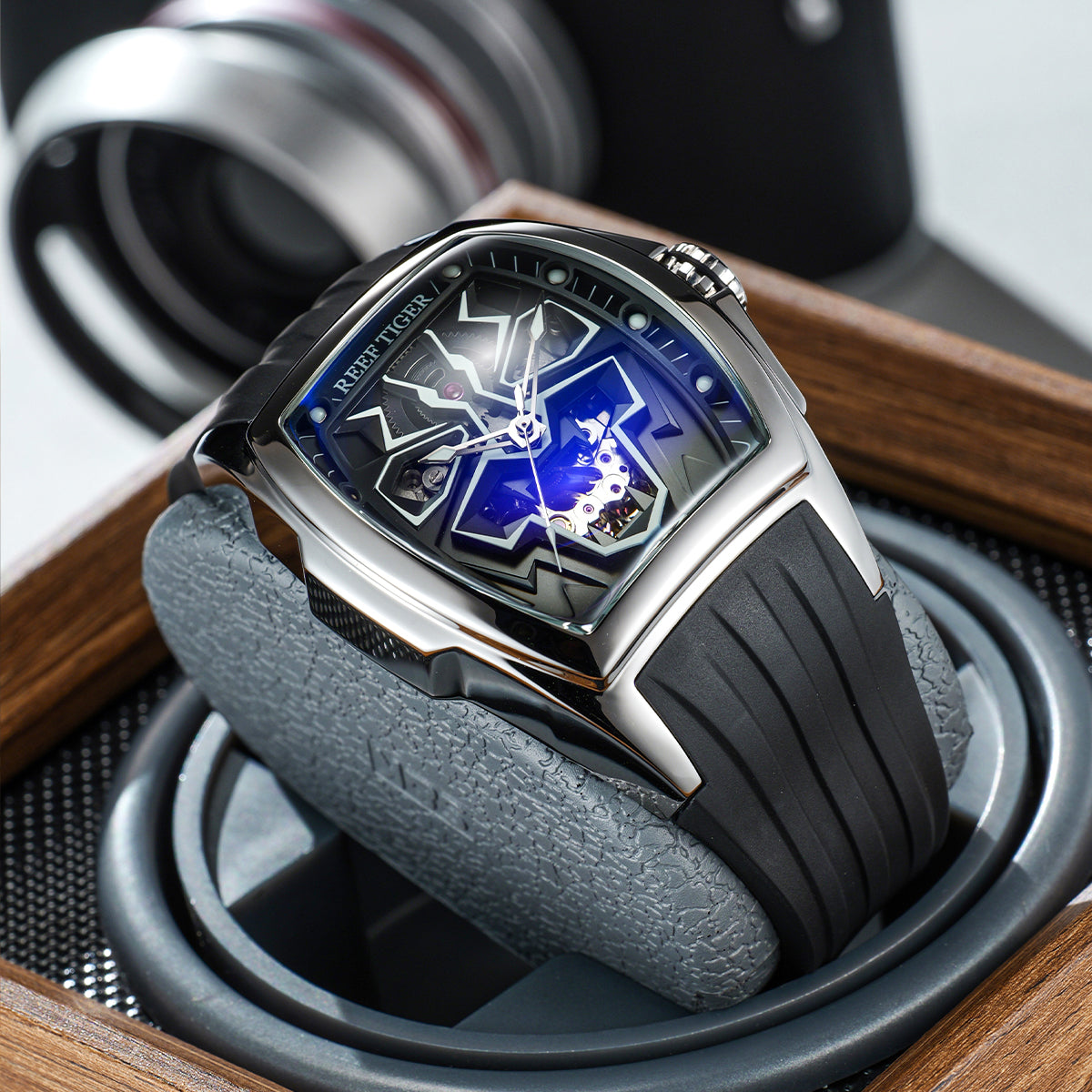 Reef Tiger RGA3061-LEO Luxury Mens Skeleton Tonneau Automatic Mechanical Watch For Men - 50M Waterproof Super Luminous Watch
