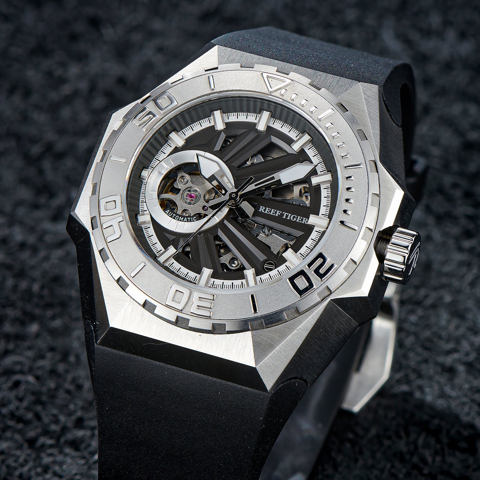 Reef Tiger Black Shark RGA6903-S 43mm Luxury Dive Skeleton Watch - NH70A Automatic Mechanical Movement Watches For Men