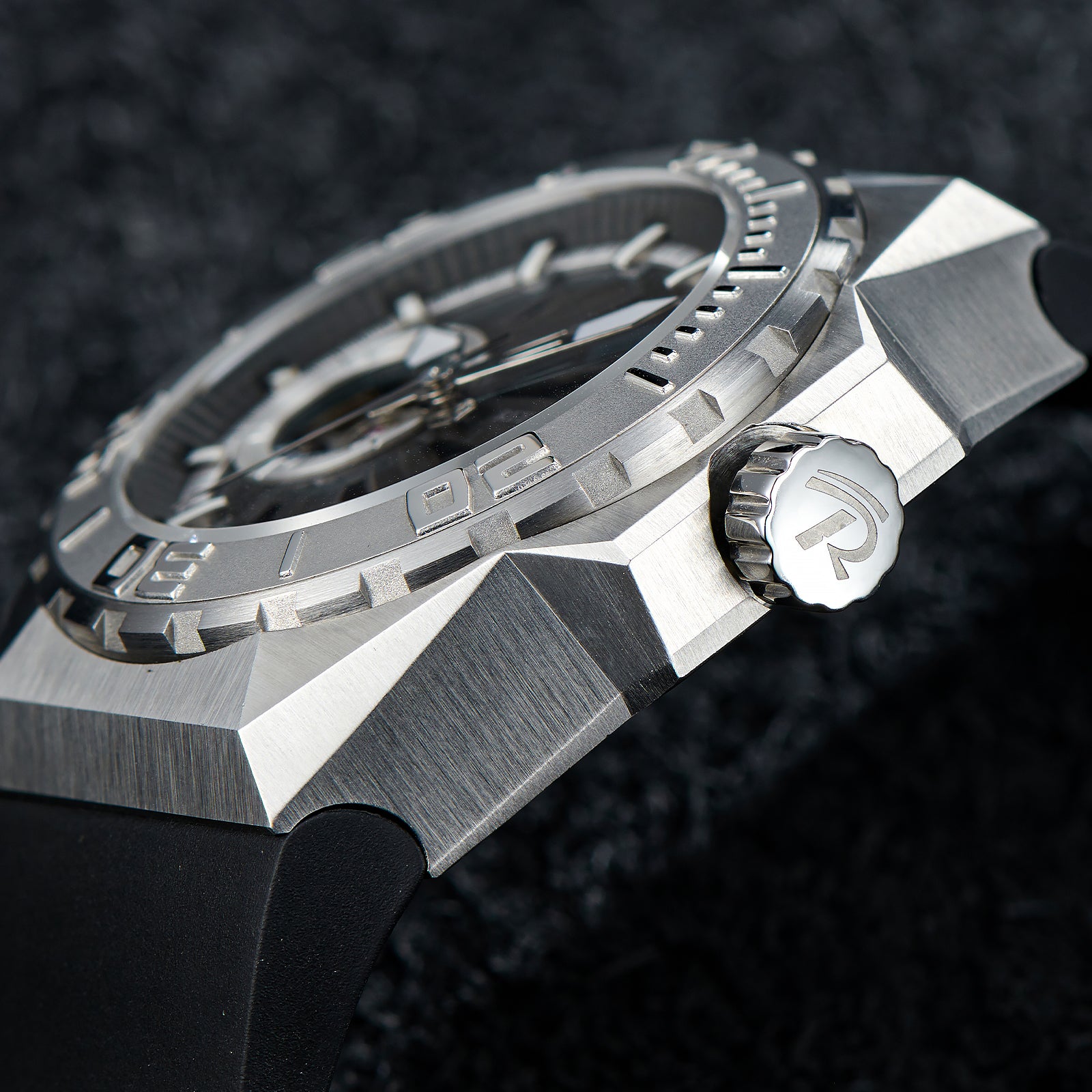 Reef Tiger Black Shark RGA6903-S 43mm Luxury Dive Skeleton Watch - NH70A Automatic Mechanical Movement Watches For Men