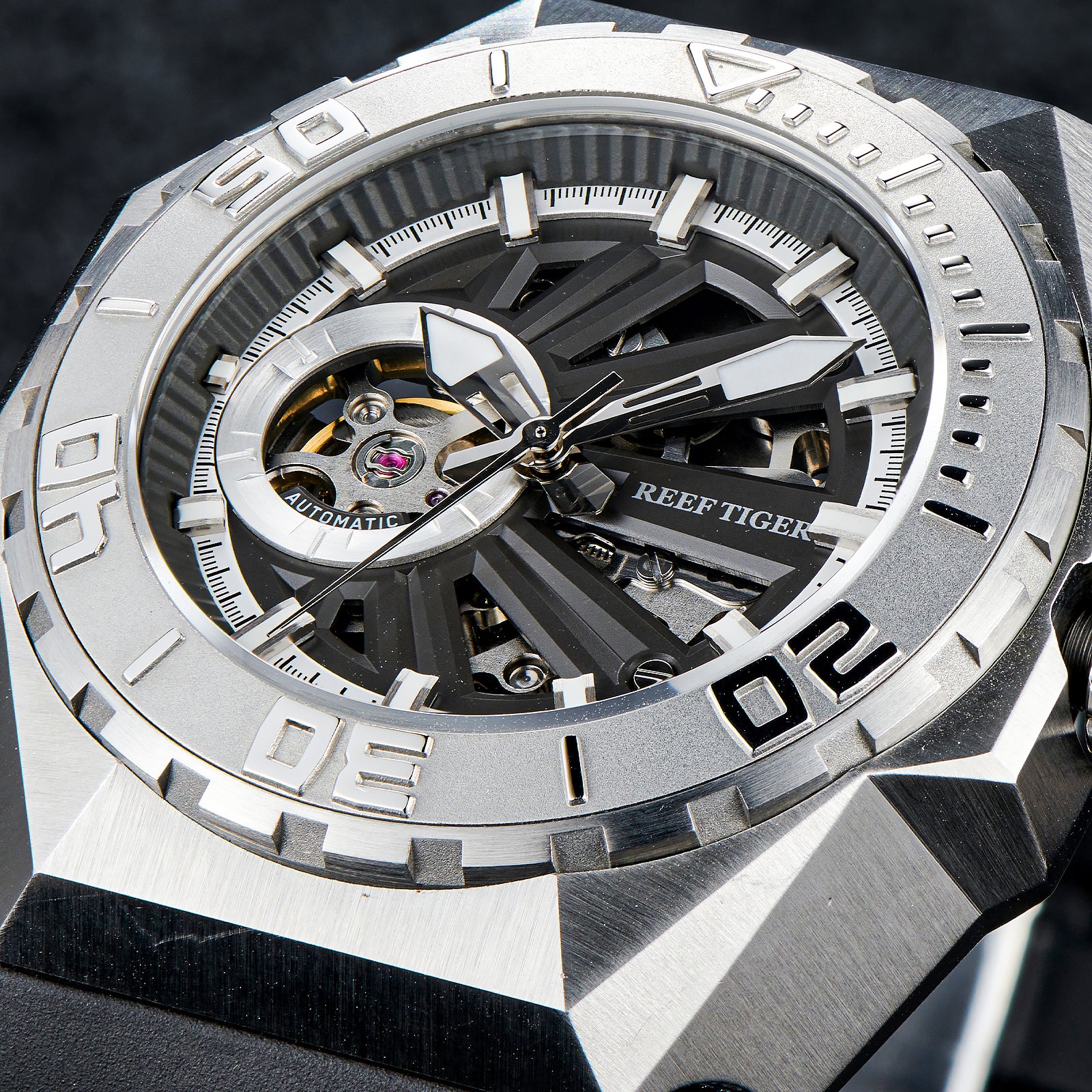 Reef Tiger Black Shark RGA6903-S 43mm Luxury Dive Skeleton Watch - NH70A Automatic Mechanical Movement Watches For Men