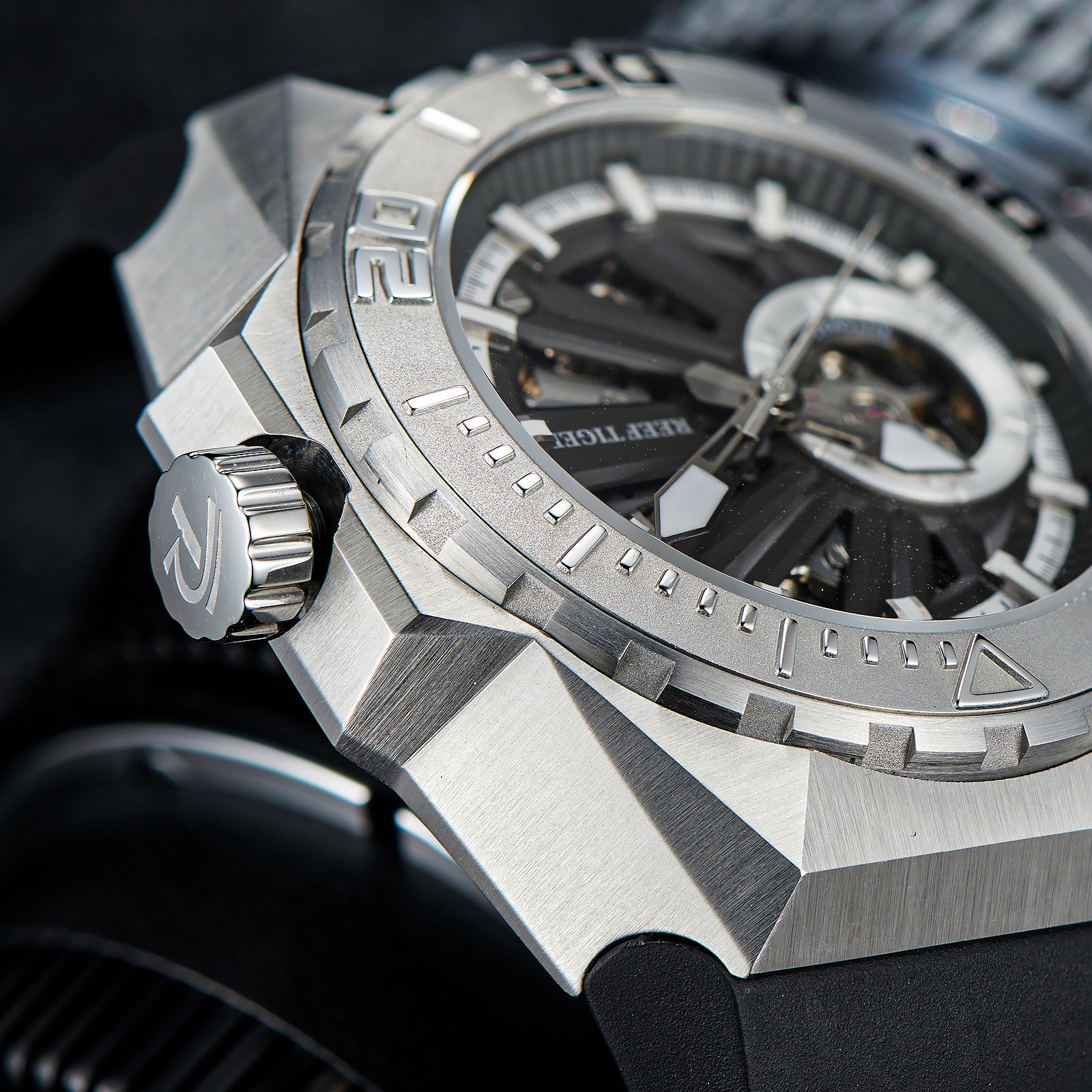 Reef Tiger Black Shark RGA6903-S 43mm Luxury Dive Skeleton Watch - NH70A Automatic Mechanical Movement Watches For Men