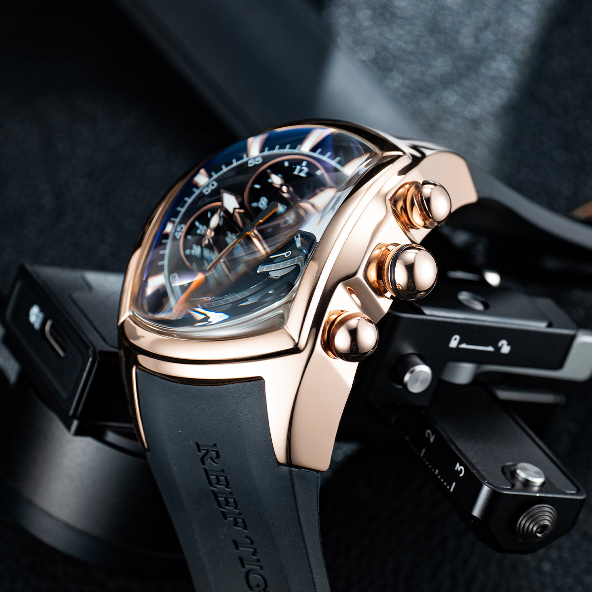 Reef Tiger Tank-P RGA3069 All Black Tonneau Men's Three-eye Calendar Waterproof Automatic Watch