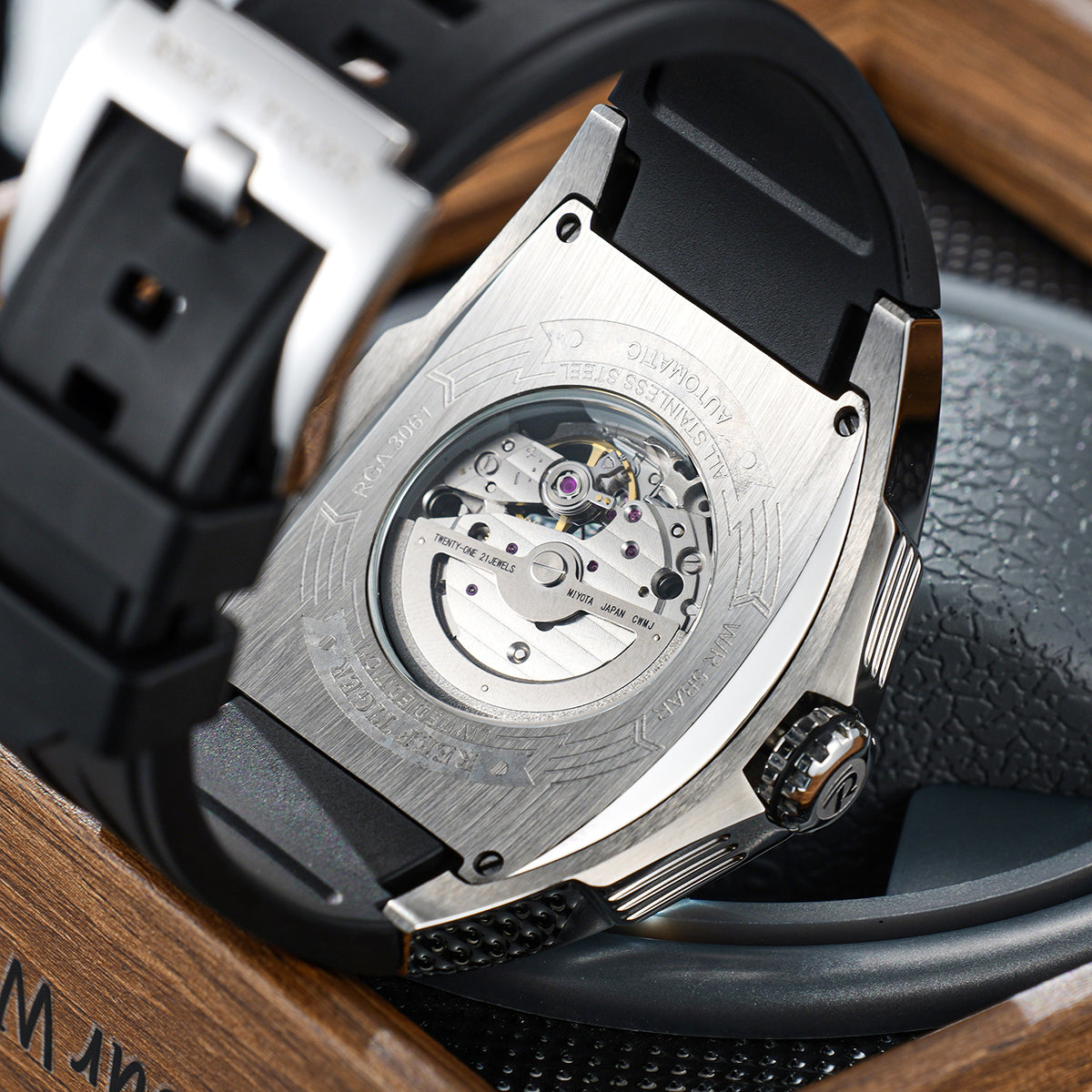 Reef Tiger RGA3061-LEO Hot Trendy Fashion All Black Men Super Luminous Skeleton Automatic Self-Wind Watches