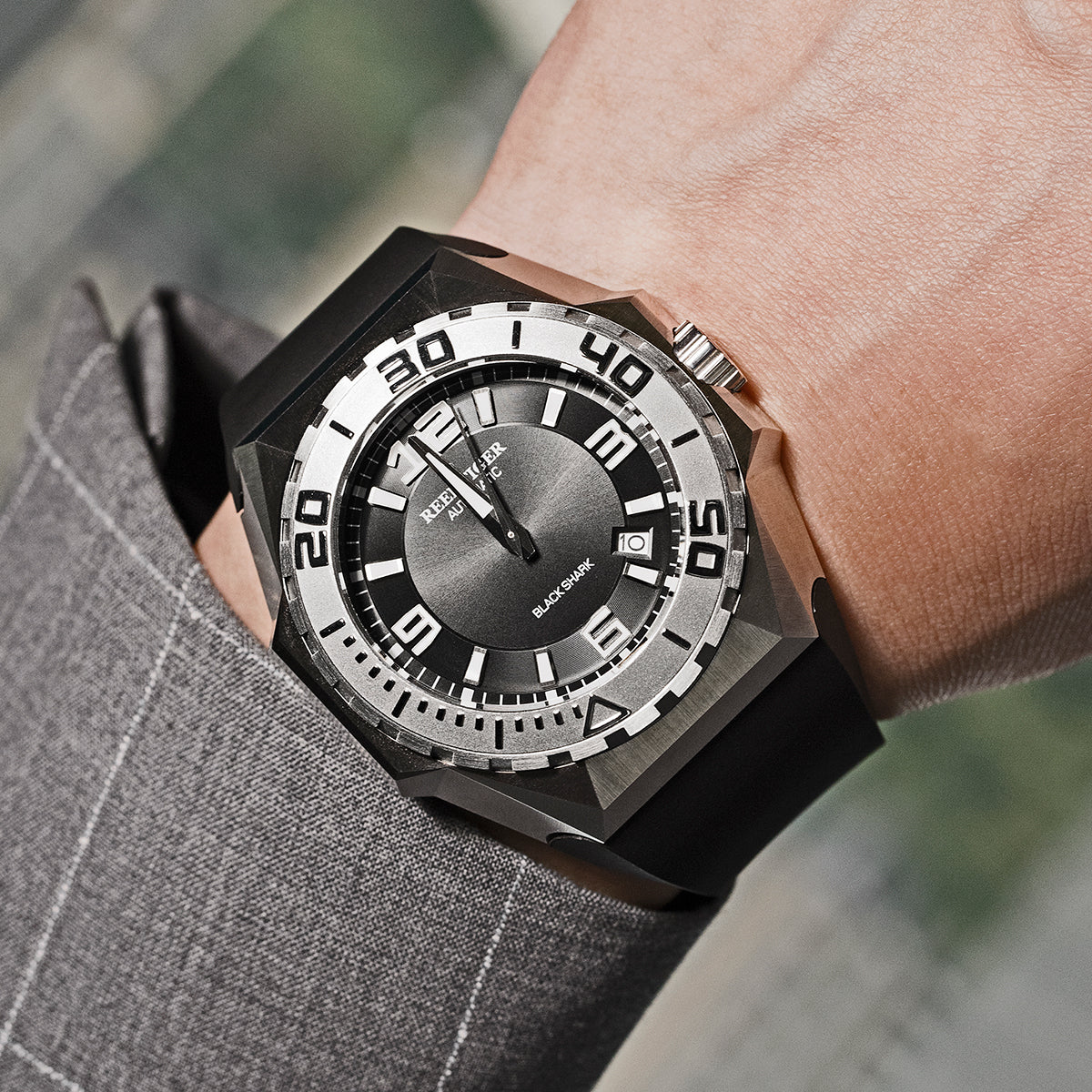 Reef Tiger RGA6903 Mens Black Dial Sport Automatic Watches - 200m Waterproof Dive Wristwatch